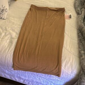 L stretch Nude pencil skirt